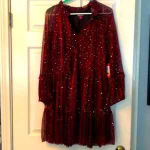 NWT 🎁Vince Camuto XL Holiday dress. Beautiful sparkly sequin dress. Flows. Red